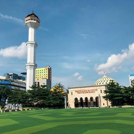 Spot On 91186 Losmen Yanti Hotell Bandung Eksteriør bilde