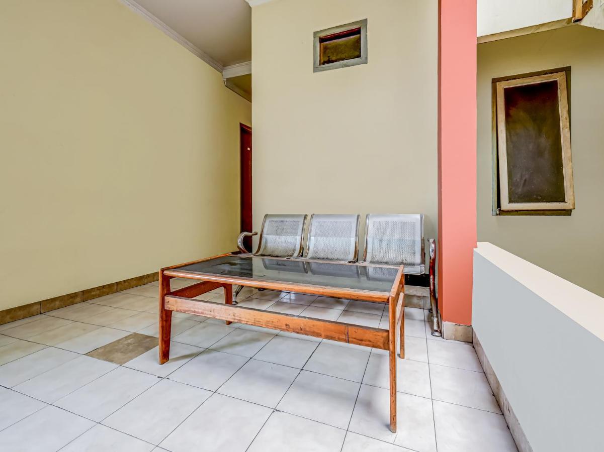 Spot On 91186 Losmen Yanti Hotell Bandung Eksteriør bilde