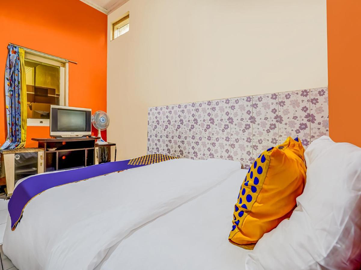 Spot On 91186 Losmen Yanti Hotell Bandung Eksteriør bilde